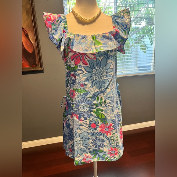 Lilly Pulitzer Pants - NWT Lilly Pulitzer Blue Floral Romper With Ruffled Elastic Collar